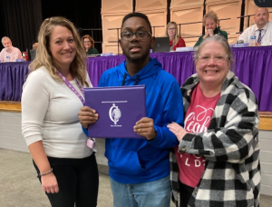 KeShawn Thomas receives recognition from Collinsville CUSD 10